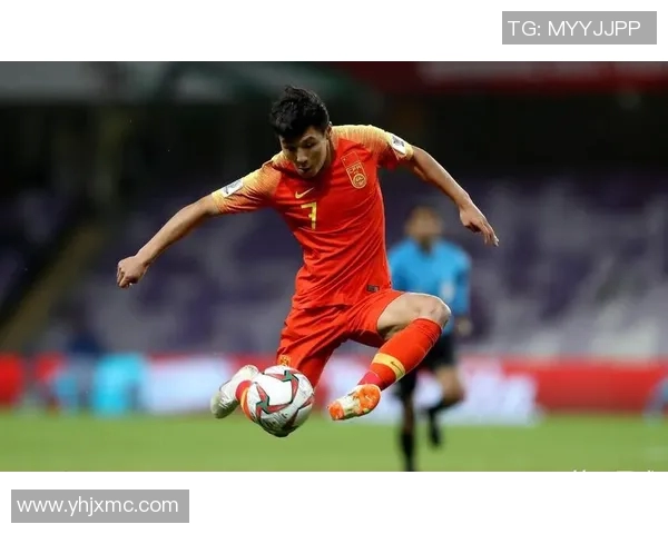 足球明星在伤痛中流露的脆弱与坚韧瞬间的感人照片合集